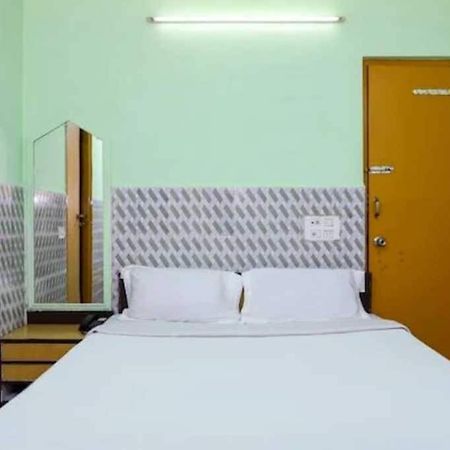Pop Hotel Nand Palace Jhānsi Exteriör bild