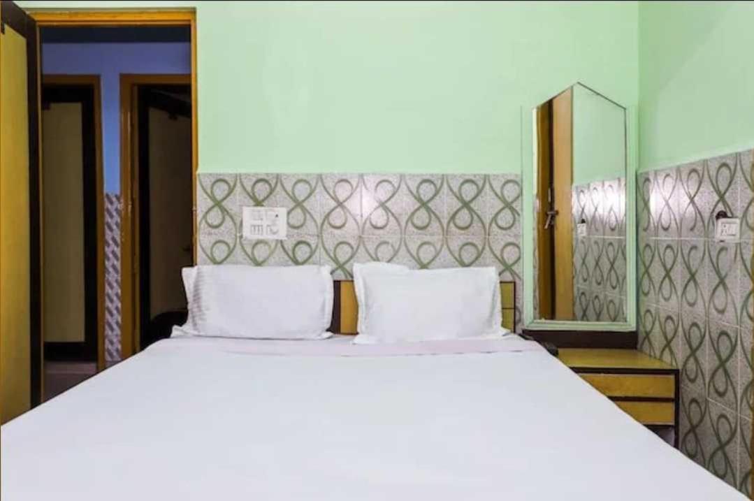 Pop Hotel Nand Palace Jhānsi Exteriör bild